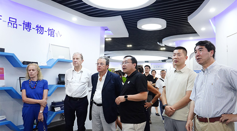 國際聲學權威齊聚！IIAV三任主席聯袂考察清聽聲學，中國創新力量獲全球矚目